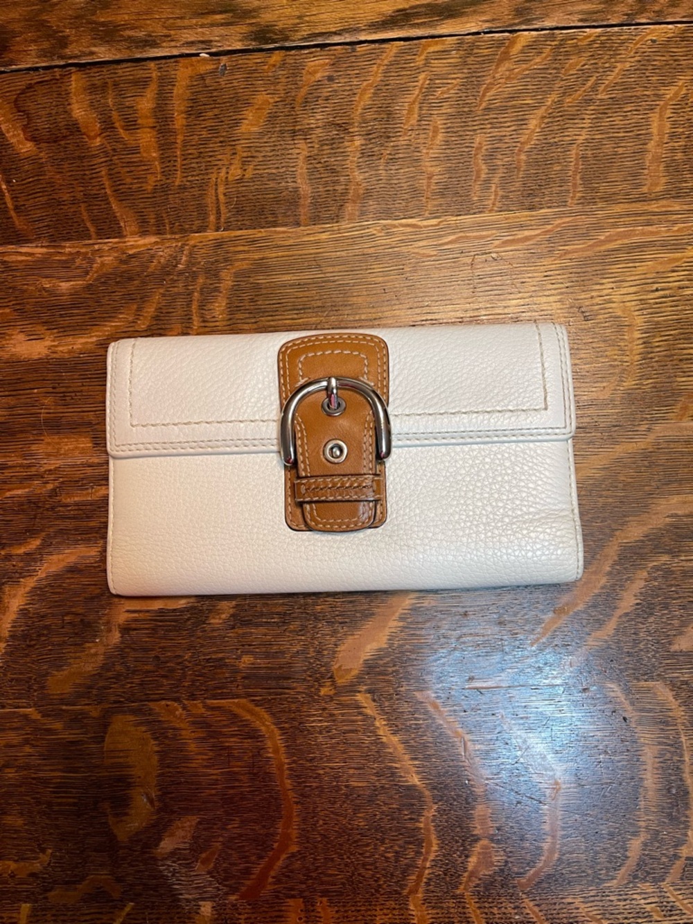 Coach SoHo White Leather Shoulder Bag with Tan Buckle Trim and Matching Wallet - Picture 11 of 16